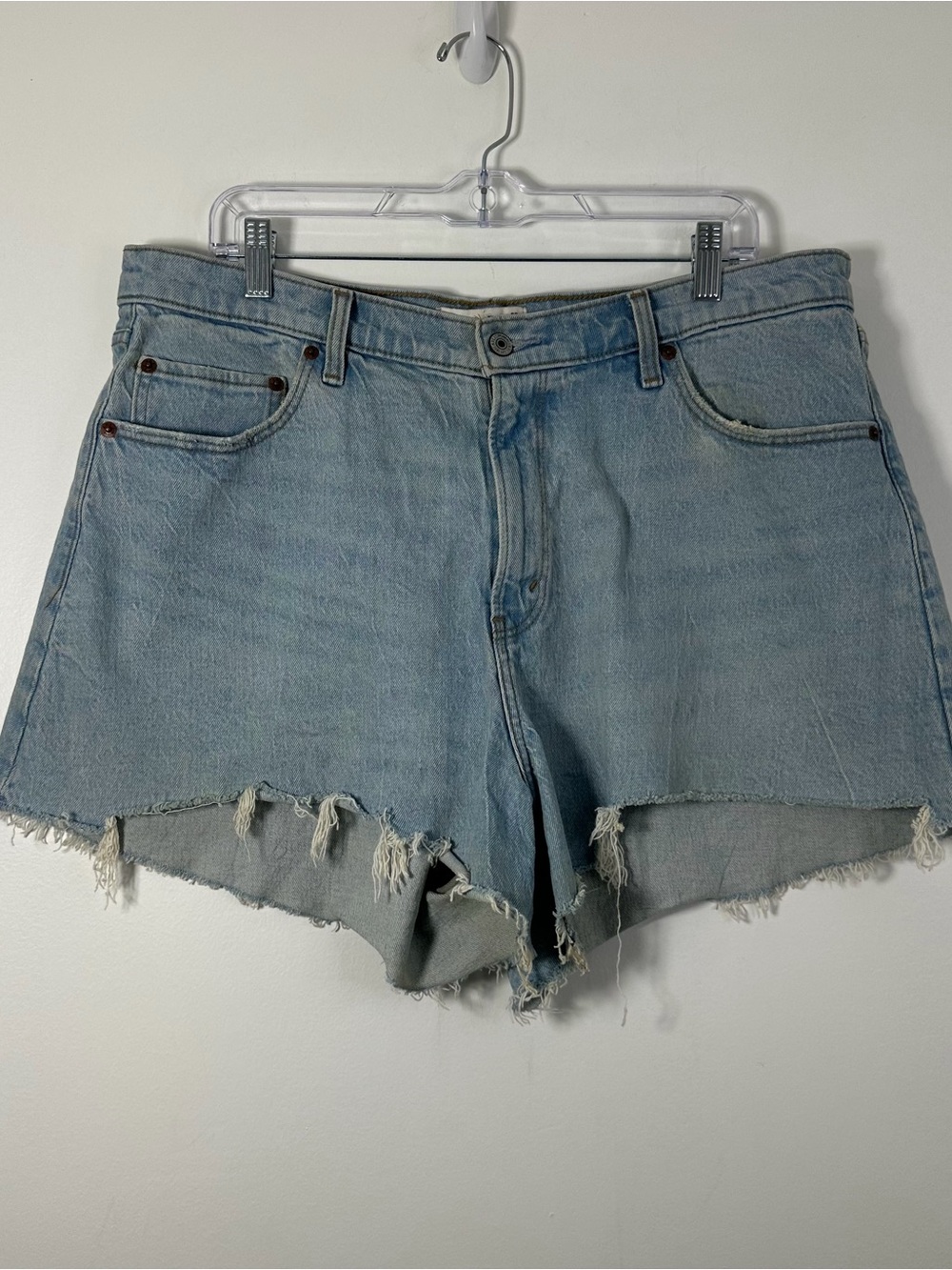 Abercrombie Curve Love High Rise Mom Jean Cutoff Shorts 33/16 Light Wash